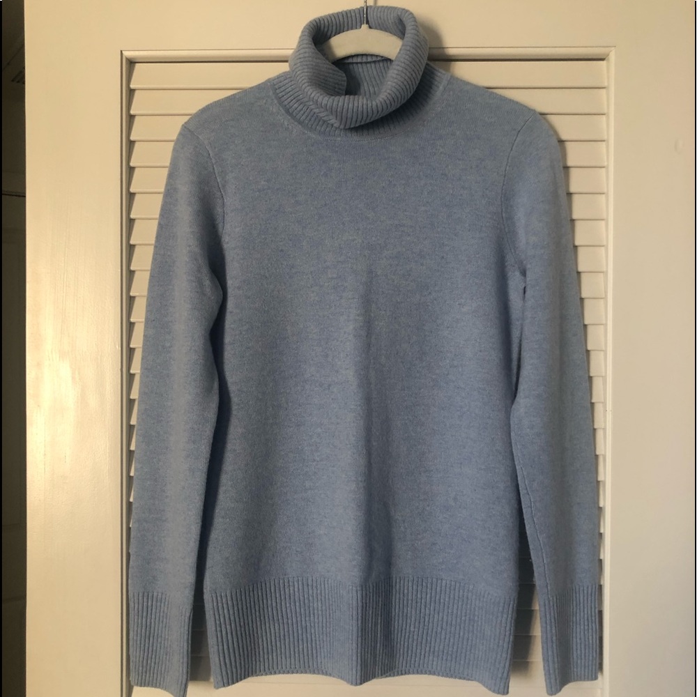 J.Crew cashmere turtleneck - sky blue - pristine